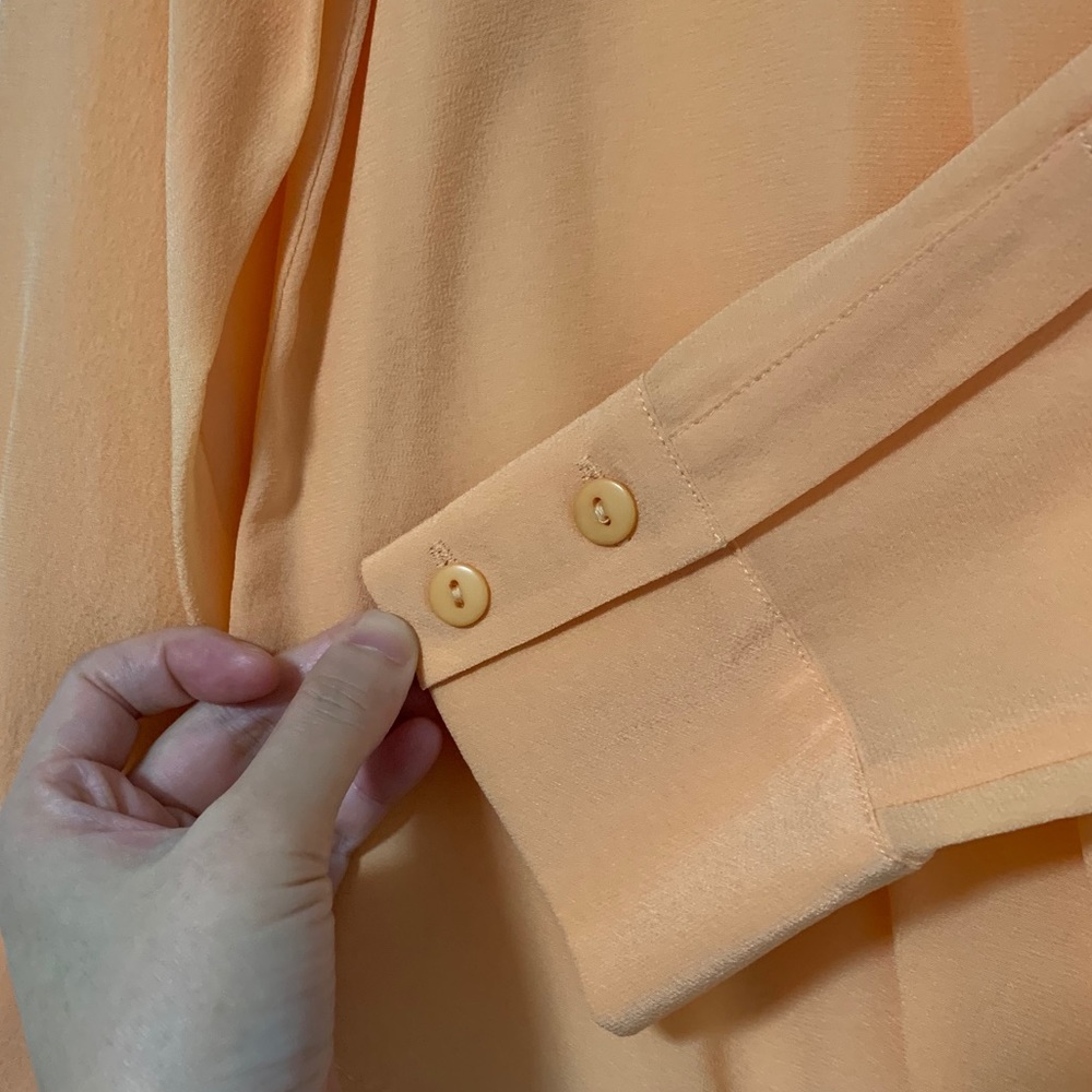 Tinley Road 100% Silk Peach Blouse - Picture 4 of 5